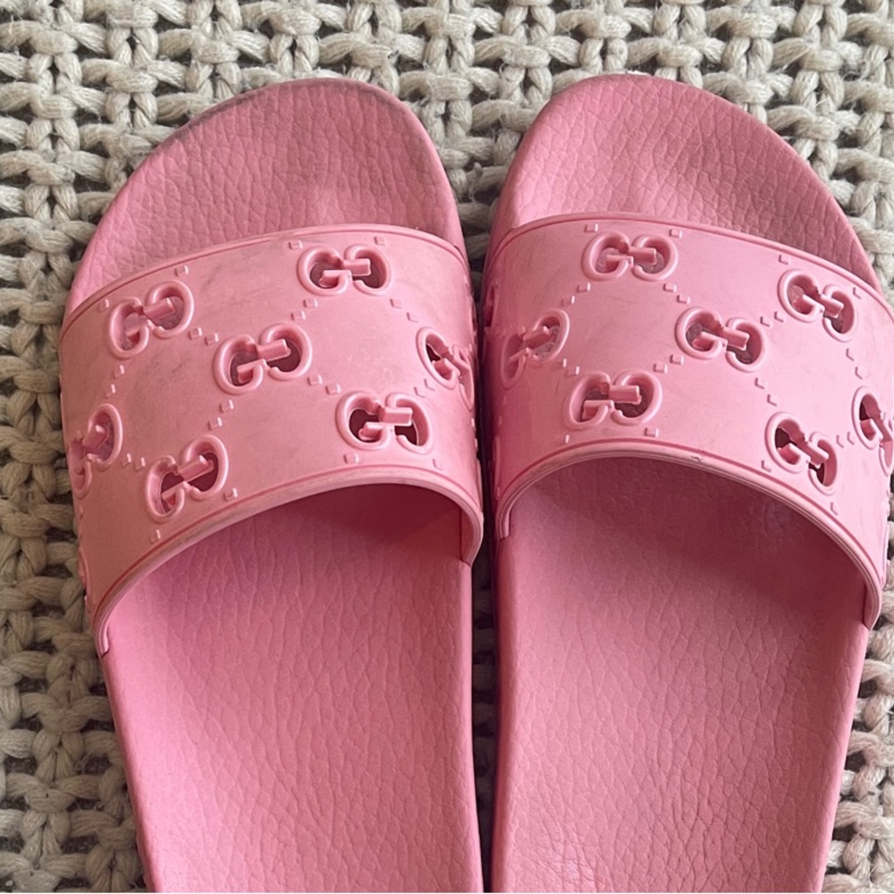 Gucci Pink cut out Slides 37